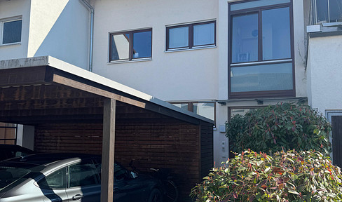 Luxury 5-room maisonette apartment in Offenbach-Bieber with large balcony & carport