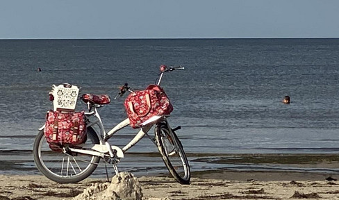 Dachgeschosswohnung in Strandnähe mit Strandkorb 😎