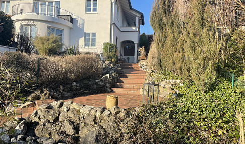 Beautiful 6.5 room villa with upscale interior design