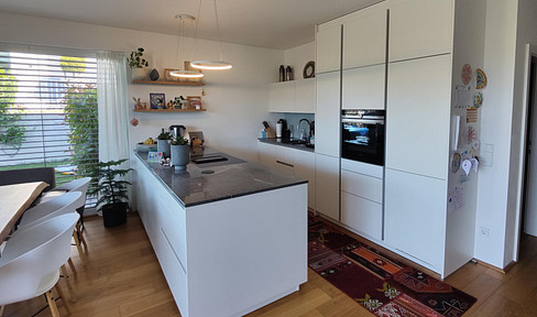Fantastic 4-room garden apartment (furnished)