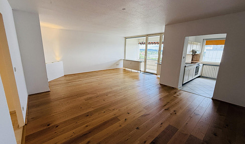 Stylish, bright 2.5-room apartment with fitted kitchen in Wuppertal