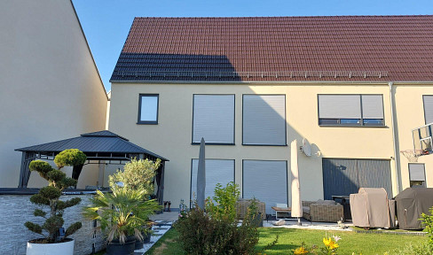Exposé - Stylish townhouse on the Elbe with a fantastic view of the countryside