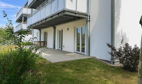 Frei! ! EG-Wohnung, großer Garten, 2 Garagen, energieeffizient saniert!