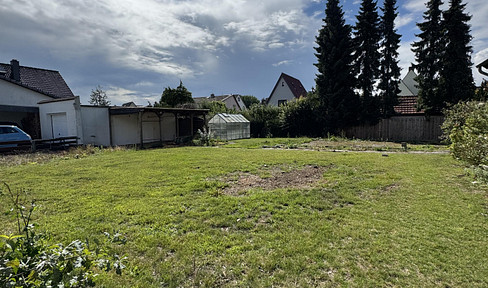 Plot no buyer's commission! Building plot with garage in top location in Bremen Arbergen