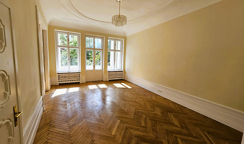Elegant old building residence with classic charm and modern comfort in Wilmersdorf