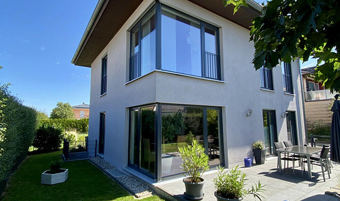 Modern detached house in top location in Aichach - available immediately!