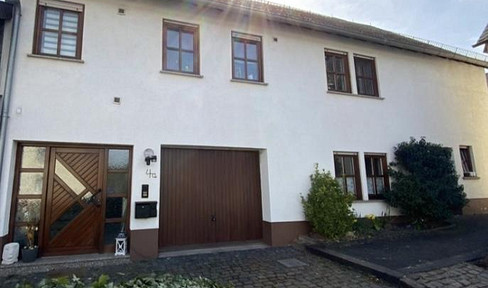 Spacious 1-2 family house