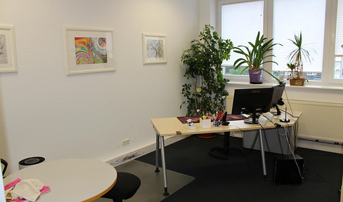 Two bright offices with a view - attractive shared offices in the heart of Bönningstedt