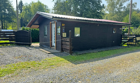 Charming weekend home with large garden - primary residence possible!