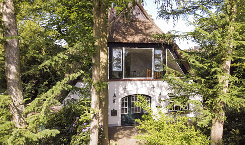 Idyllic thatched house in a quiet, central location!