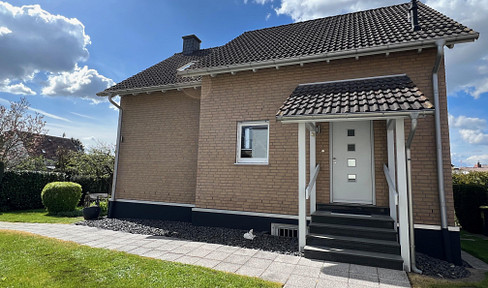 Spacious detached house with idyllic garden and large terrace - on the outskirts of Frankfurt