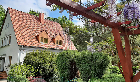 Stylish detached house with large garden, sauna & pond - in the heart of Frankfurt (Oder)