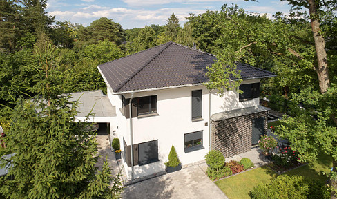Live where others go on vacation! Modern 7-room town villa in a quiet location near Lake Flkh
