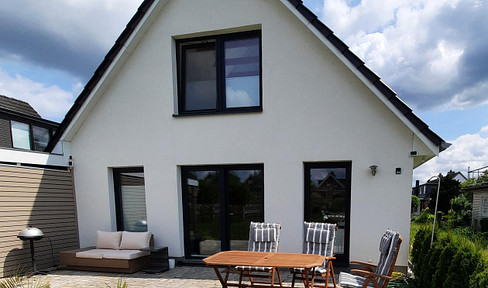 "House by the sea" with wonderful sun terrace in a good location 126 m²