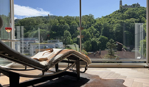 Duplex dream with castle view - commission-free!