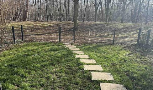 Stilvolle, sanierte 2-Zimmer-Gartenwohnung mit Terrasse in Moosach