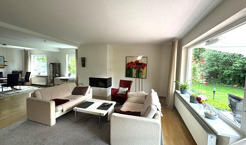 Refurbished detached house with idyllic garden and HVV connection