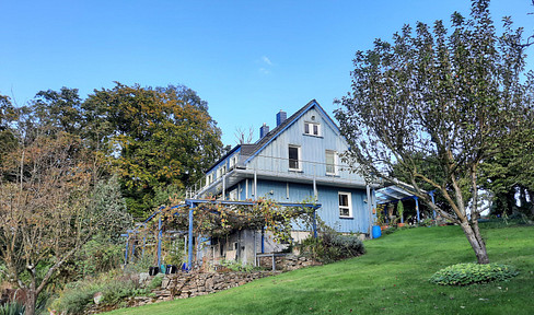 Southern Essen, 1 family. Secluded location with a new heat pump.