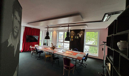 Stylish loft for living & working - creative space with urban flair!