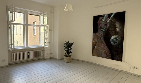 Beautiful 1-room apartment in an old building near Charlottenburg Palace (commission-free)