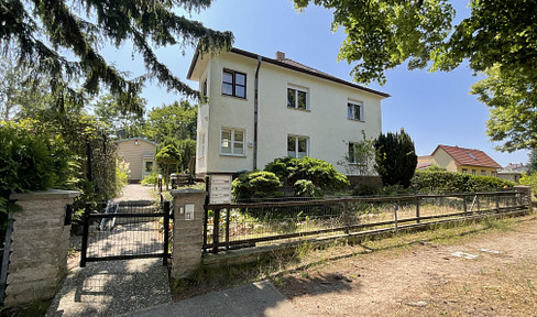 Two-family house on the outskirts of Berlin - comfortable owner-occupation and rental income