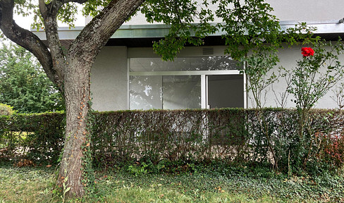 Choose windows and move in - 2.5 rooms with spacious basement for your projects