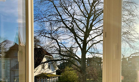 von PRIVAT: Exkl., sonnige „Haus-im-Haus“-ETW, beste Villenlage Zentrum