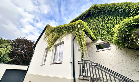 von PRIVAT: Exkl., sonnige „Haus-im-Haus“-ETW, beste Villenlage Zentrum