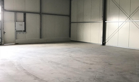 180m² insulated warehouse with large door