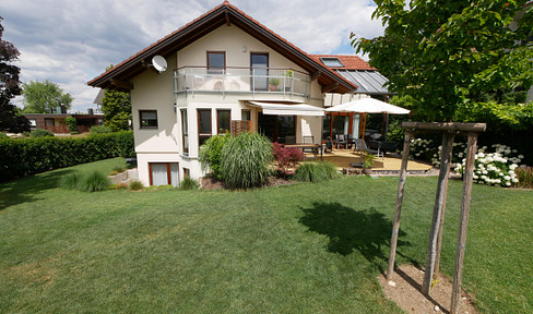 Extensively modernized detached house on the Achalm in Reutlingen with a large garden