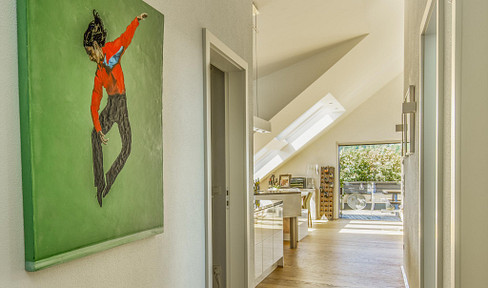 Hello, may I introduce myself I am a large 2-room roof terrace apartment in Mondsee