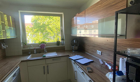 Sanierte 2-Zimmer-Wohnung in Frankfurt-Harheim 2 Balkone, Parkett, Küche, Elektr. Rolläden