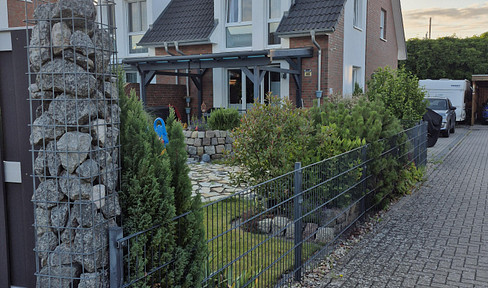 High-quality semi-detached house (133 m², 5 rooms) with garden in central Neu Wulmstorf