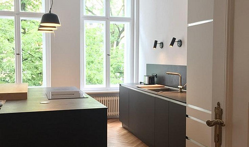 Coveted location: renovated old building with high living comfort