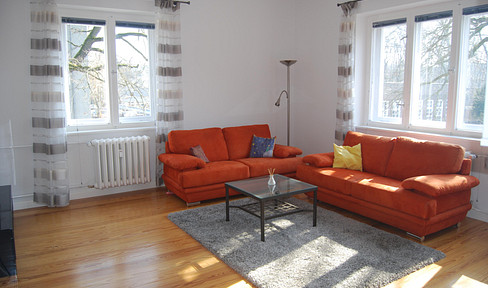 Without estate agent! Very bright 3-room apartment with balcony in green surroundings