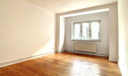 Cozy FREE 2 rooms in Lichtenhain with lawn, floorboards, EBK bathtub