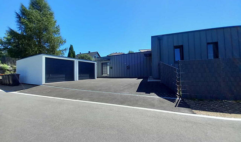 2 Häuser auf einer Liegenschaft / Preis pro Haus 390.000€ , die Häuser werden gleichzeitig vergeben.