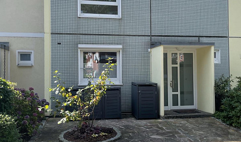 Modernized mid-terrace house in a central location