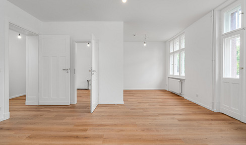 Freshly renovated 2-room apartment with balcony in a top location in Hennigsdorf - first occupancy