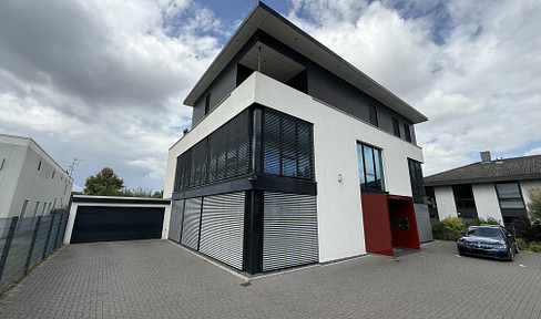 Representative office space available in Hildesheim (furnishing and size negotiable).