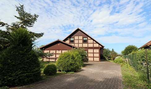 Well-kept half-timbered detached house in an idyllic location