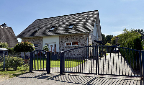 Idyllically situated basement apartment in the suburbs of Hamburg