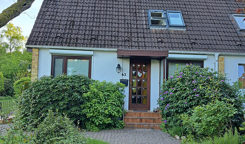 HH-Langenhorn, semi-detached house with beautiful plot in park-like surroundings