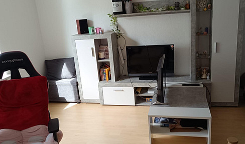Beautiful 2-room apartment, 63 sqm, balcony, large kitchen, hallway, bathroom, corner of Wittener/Lindenhauser Str.
