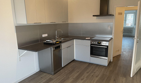 Central 2-room apartment with balcony on the 4th floor (without elevator) near the banks of the Rhine in Ludwigshafen