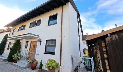 Well-kept semi-detached house with beautiful south-facing garden