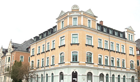 quiet, light-flooded 3-room apartment with daylight bathroom, balcony and new fitted kitchen