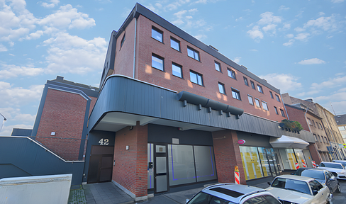 RENOVATED 2.5-ROOM APARTMENT WITH BALCONY IN A CENTRAL LOCATION IN KREFELD - COMMISSION-FREE