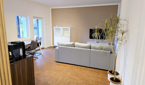 A completely renovated, luxurious 2-room apartment furnished in a top location on the Rhine, first occupancy