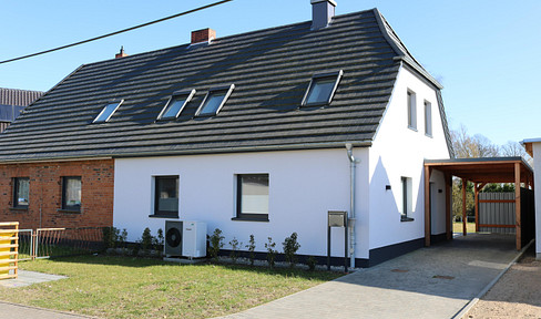 Attractive and high-quality furnished semi-detached house in Stülow